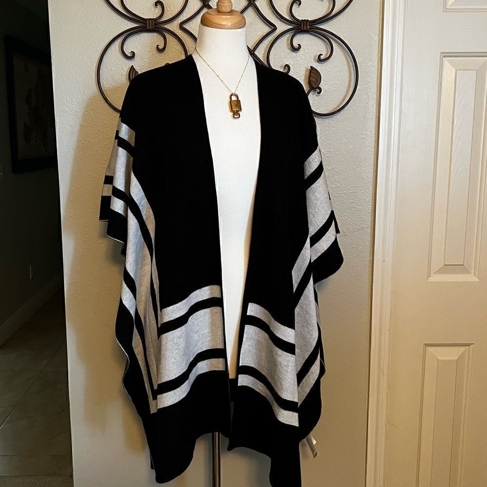 NWT Loft Black & White Cape Sweater size XS/S